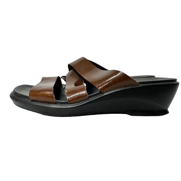 Clark’s Brown Patent Leather Criss Cross Slide Wedges - Picture 3 of 12